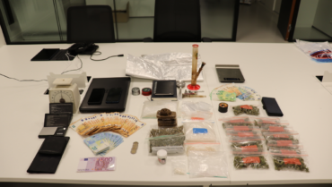 3 huiszoekingen, 3 arrestaties
