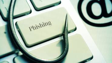 Bankhelpdeskfraude in Zwevegem: drie verdachten aangehouden nadat 112.000 euro van de rekening werd gehaald