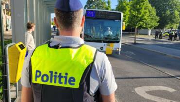Gecoördineerde controleactie op lijnbussen in Waregem en Avelgem 