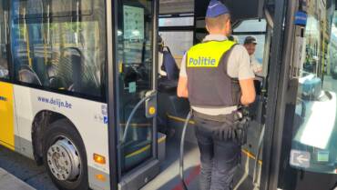 Gerichte controleactie op bussen van De Lijn in Waregem